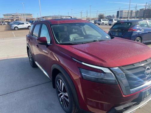 2024 Nissan Pathfinder Platinum FWD