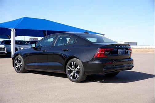 2024 Volvo S60 B5 Plus Dark Theme