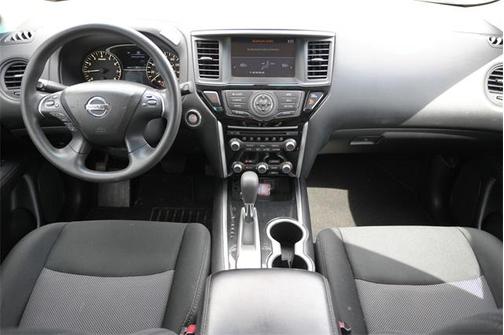 2018 Nissan Pathfinder S