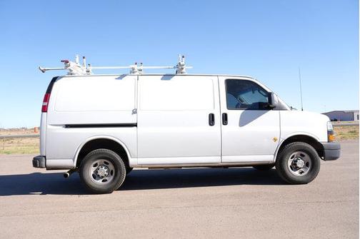 Summit White 2020 Chevrolet Express 2500 RWD 2500 Regular Wheelbase WT