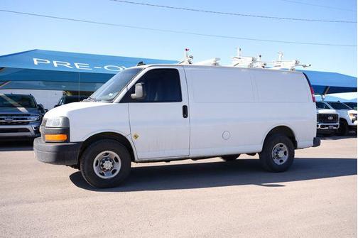 Summit White 2020 Chevrolet Express 2500 RWD 2500 Regular Wheelbase WT
