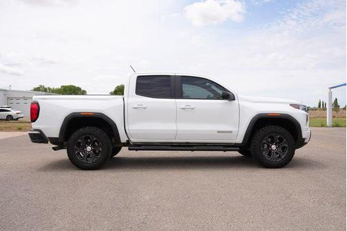 Summit White 2024 GMC Canyon Elevation