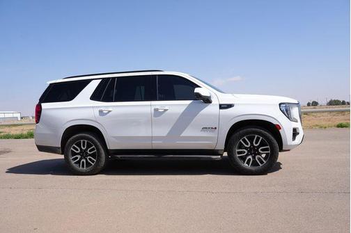 Summit White 2024 GMC Yukon 4WD AT4