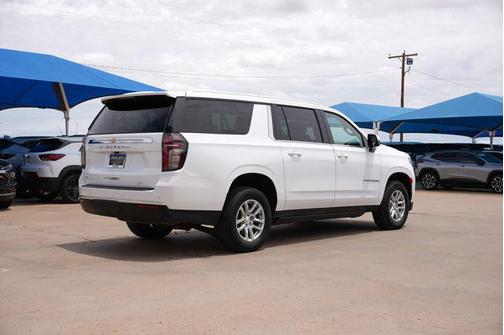 Summit White 2023 Chevrolet Suburban LT