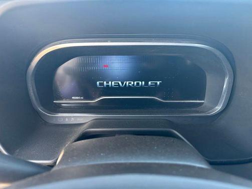 Summit White 2023 Chevrolet Suburban LT
