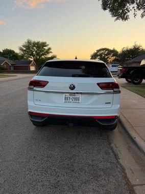 White 2022 Volkswagen Atlas Cross Sport 3.6L V6 SE w/Technology
