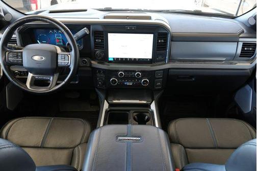 White Metallic 2025 Ford F-250 Platinum