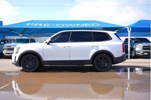 Glacial White Pearl 2022 Kia Telluride SX