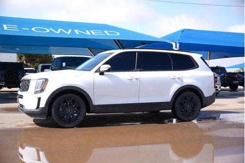 Glacial White Pearl 2022 Kia Telluride SX