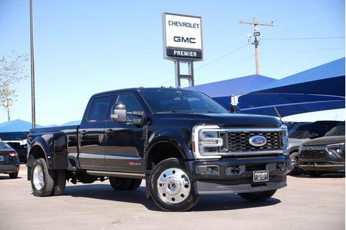 Agate Black Metallic 2026 Ford F-450 Platinum