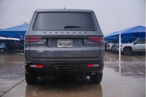 Baltic Gray Metallic Clearcoat 2024 Jeep Wagoneer Series II Carbide 4x4