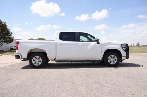 Summit White 2025 Chevrolet Silverado 1500 LT