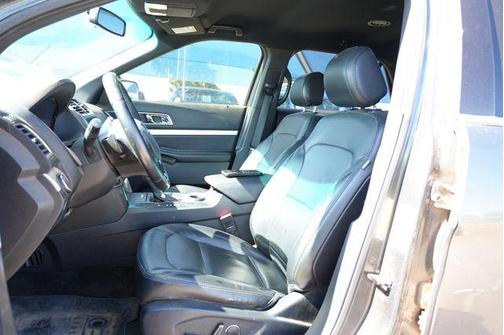 Magnetic 2016 Ford Explorer XLT