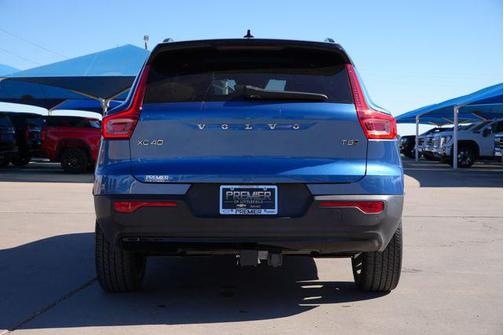 2021 Volvo XC40 T5 R-Design