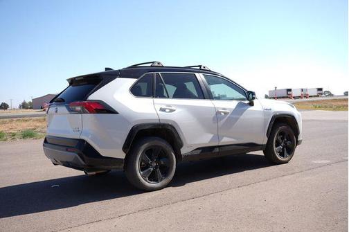 Blizzard Pearl/Midnight Black Metallic 2021 Toyota RAV4 Hybrid SE