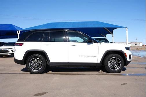 2022 Jeep Grand Cherokee 4xe Trailhawk