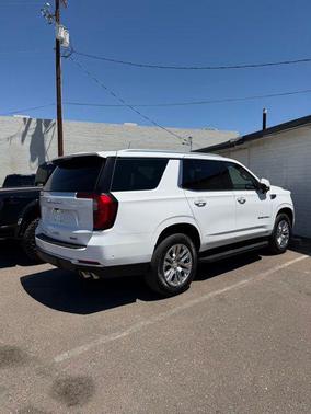 Summit White 2025 GMC Yukon Denali