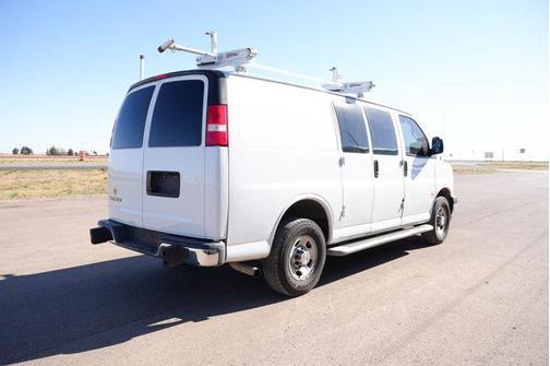 Summit White 2022 Chevrolet Express 2500 RWD 2500 Regular Wheelbase WT