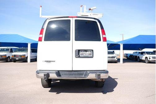 Summit White 2022 Chevrolet Express 2500 RWD 2500 Regular Wheelbase WT
