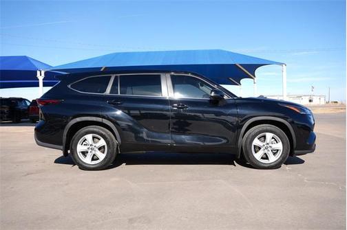 2024 Toyota Highlander LE