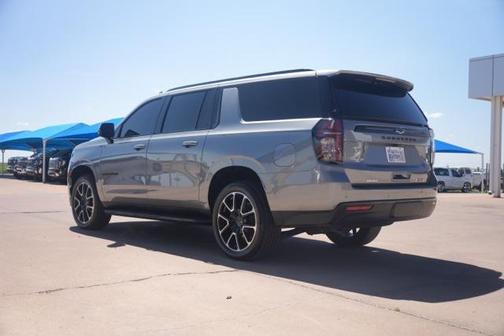 2023 Chevrolet Suburban RST