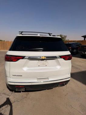 Iridescent Pearl Tricoat 2023 Chevrolet Traverse High Country