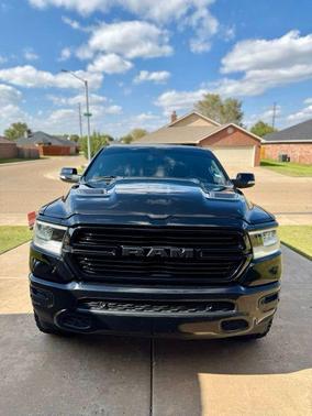 Diamond Black Crystal Pearlcoat 2019 RAM 1500 Laramie