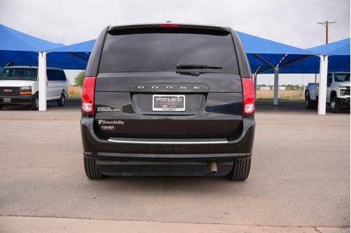 Black Onyx Crystal Pearlcoat 2017 Dodge Grand Caravan SE