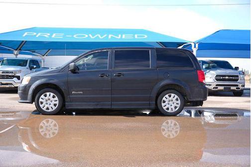 Black Onyx Crystal Pearlcoat 2017 Dodge Grand Caravan SE