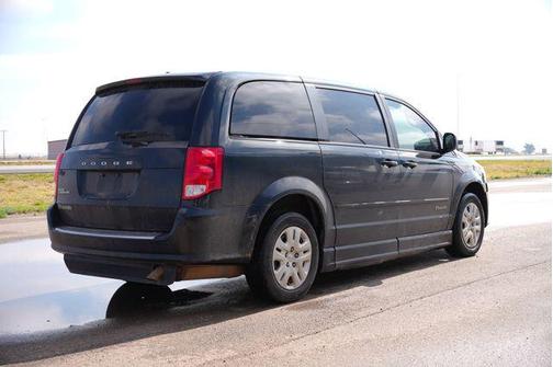 Black Onyx Crystal Pearlcoat 2017 Dodge Grand Caravan SE