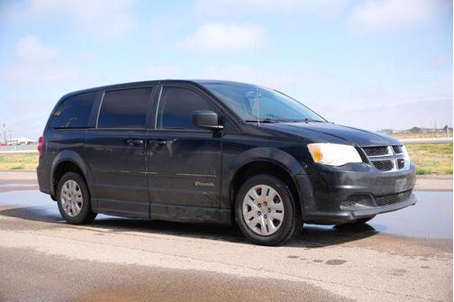 Black Onyx Crystal Pearlcoat 2017 Dodge Grand Caravan SE