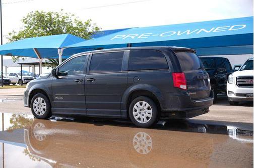Black Onyx Crystal Pearlcoat 2017 Dodge Grand Caravan SE