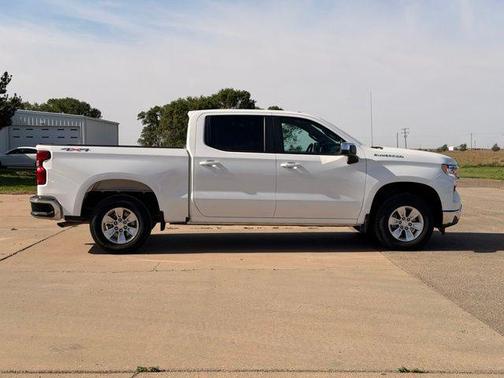 Summit White 2026 Chevrolet Silverado 1500 LT