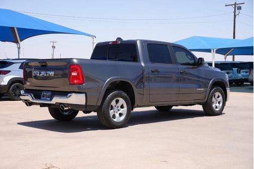 Granite Crystal Metallic Clearcoat 2025 RAM 1500 Big Horn/Lone Star