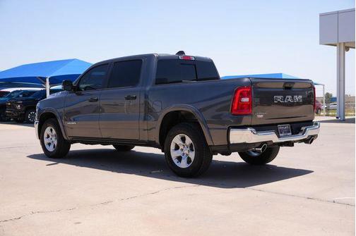 Granite Crystal Metallic Clearcoat 2025 RAM 1500 Big Horn/Lone Star