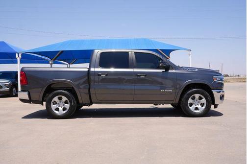 Granite Crystal Metallic Clearcoat 2025 RAM 1500 Big Horn/Lone Star