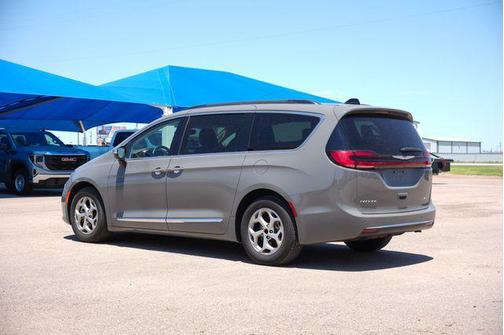 Ceramic Gray Clearcoat 2023 Chrysler Pacifica Limited