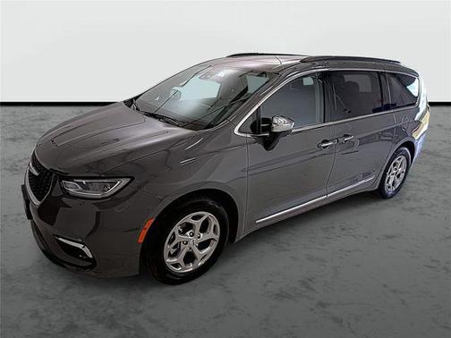 Ceramic Gray Clearcoat 2023 Chrysler Pacifica Limited