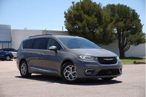 Ceramic Gray Clearcoat 2023 Chrysler Pacifica Limited