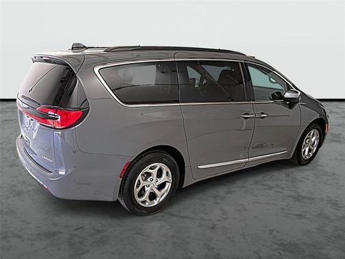 Ceramic Gray Clearcoat 2023 Chrysler Pacifica Limited