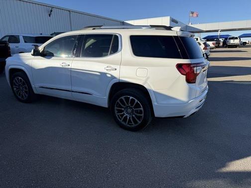 2022 GMC Acadia Denali