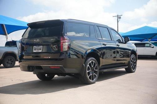2022 Chevrolet Suburban RST