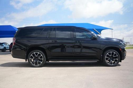 2022 Chevrolet Suburban RST