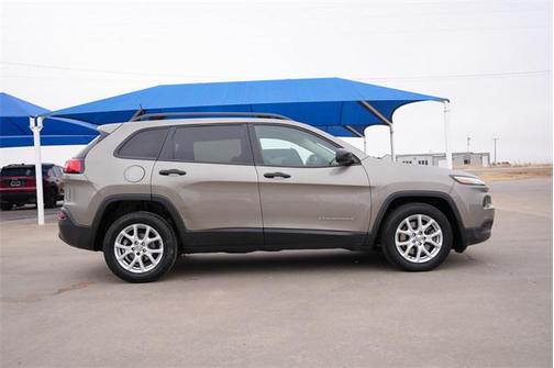 2016 Jeep Cherokee Sport