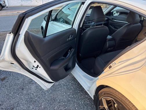 2025 Nissan Altima SR FWD