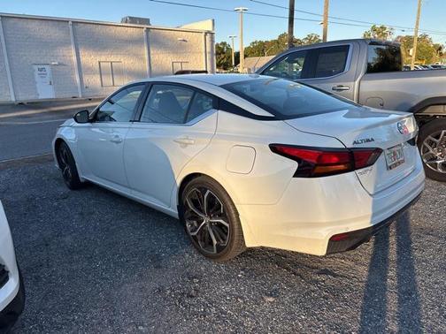 2025 Nissan Altima SR FWD