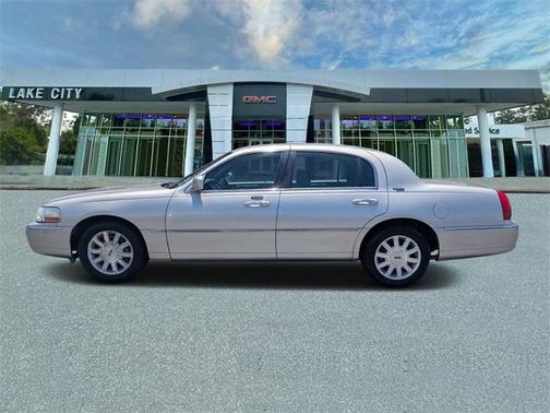 2009 Lincoln Town Car Signature