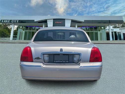 2009 Lincoln Town Car Signature