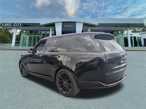 2024 Land Rover Range Rover P530 SE