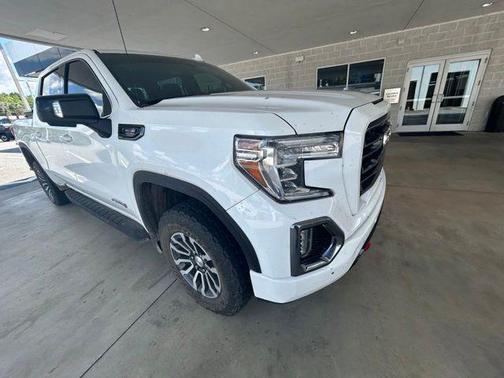 Summit White 2022 GMC Sierra 1500 AT4